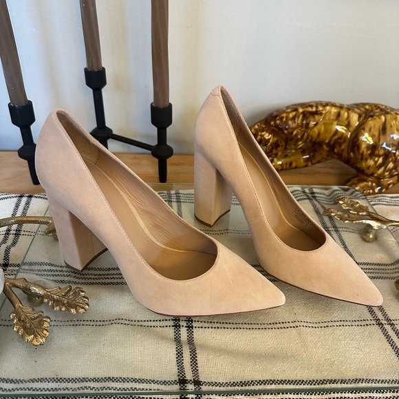 Pour La Victoire Shoes - EUC Pour la Victoire Dusty Pink/Beige Suede Block Heel Pumps